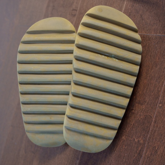 YEEZY x Adidas Slide sandals, Brown, Size 8 - Picture 8 of 8